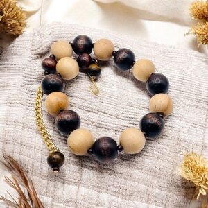 Nice Chunky Vintage Light and Dark Wood Bead Choker Necklace